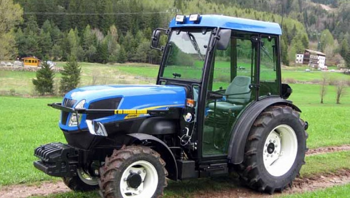Трактор CASE New Holland T4040N: видео
