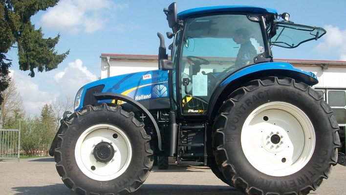 Трактор CASE New Holland T6020 Plus: видео